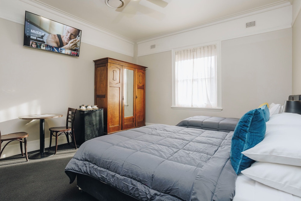 HOTEL GOSFORD 32/64