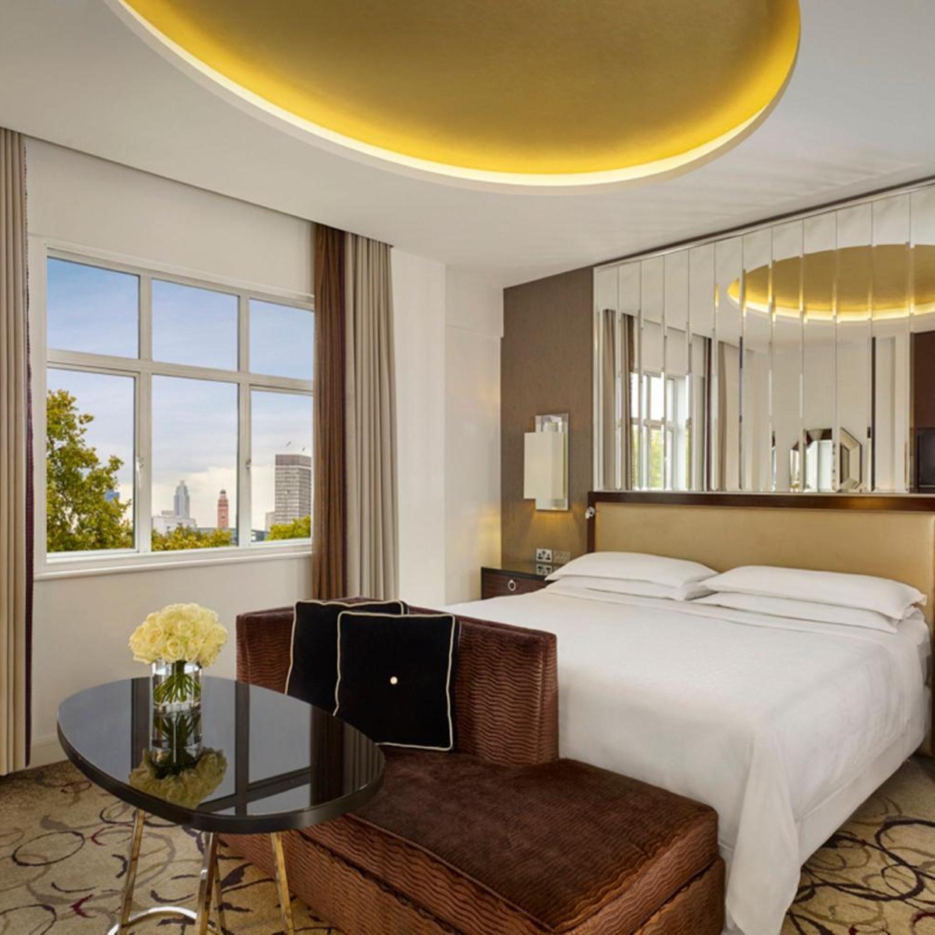 Art Deco, Suite, King Bed, Club Lounge Access