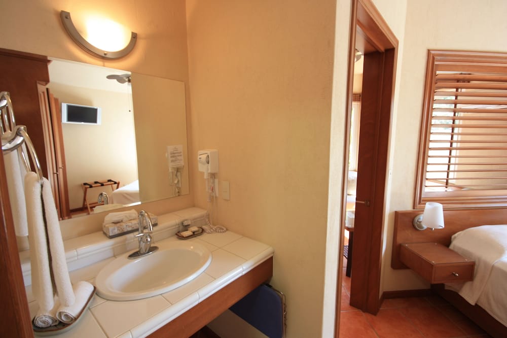 Alcazar Suites 30/30