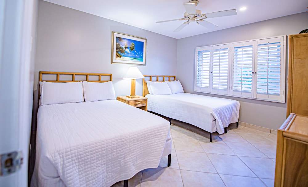 Seven Mile Beach Resort And Club 27/65
