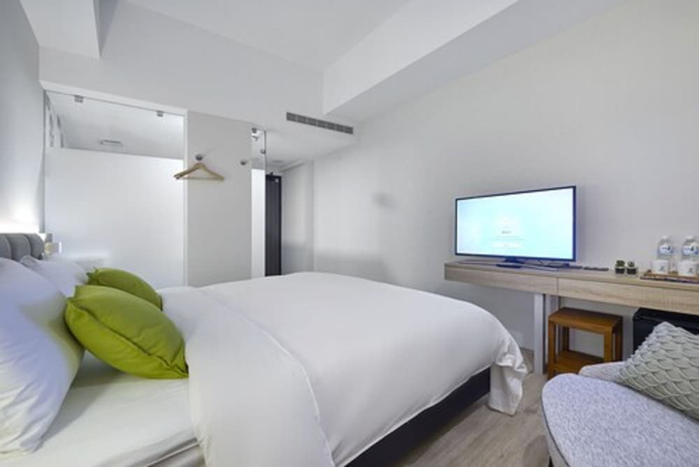 Z Hotel 42/59