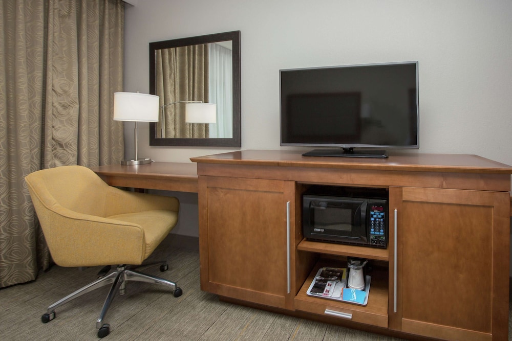 Hampton Inn and Suites Knoxville Papermill Drive 40/41