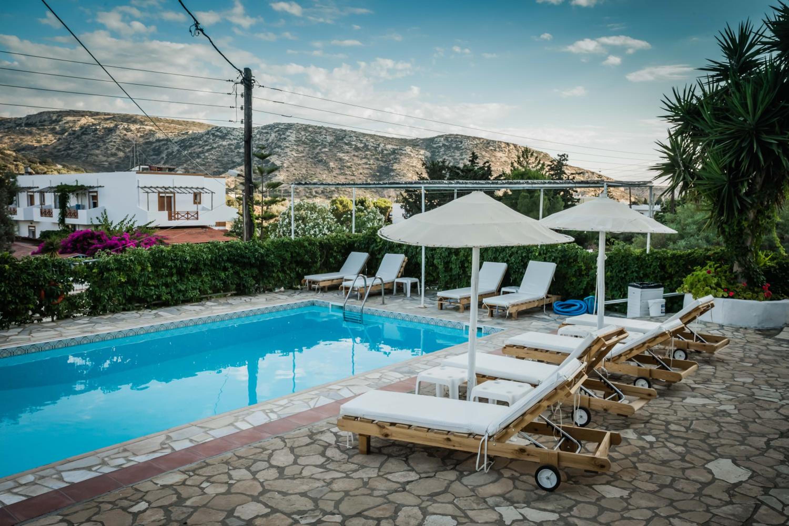 Marina Hotel 32/43