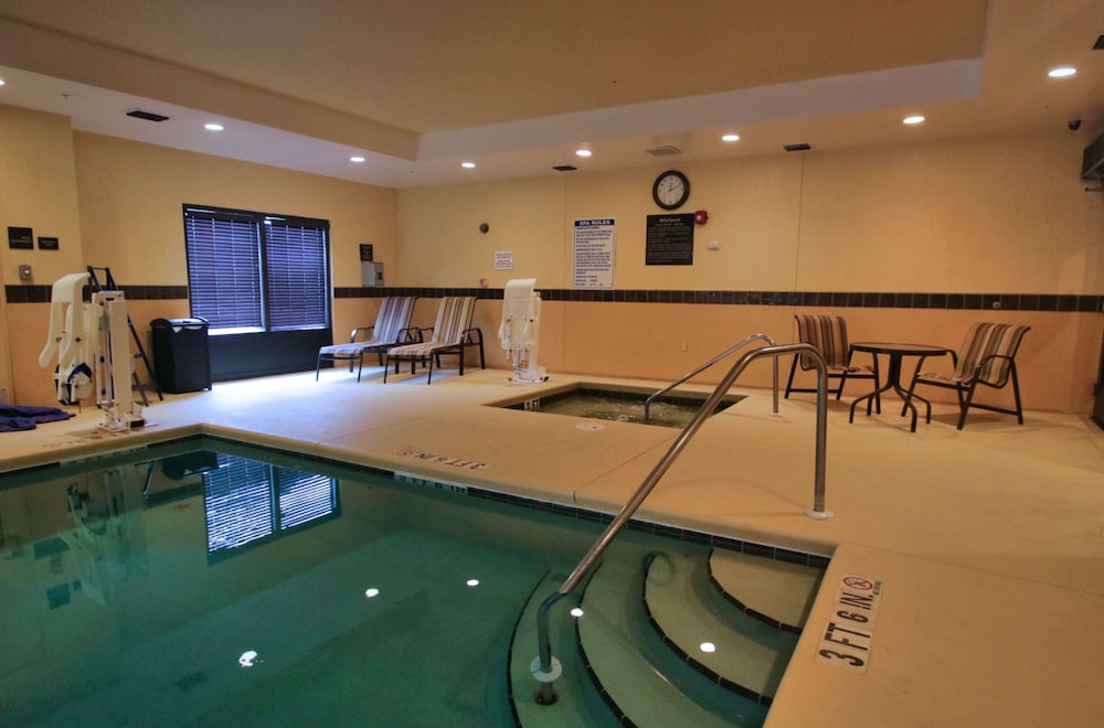Hampton Inn & Suites Jacksonville - Beach Boulevard/Mayo Clinic Area 38/54