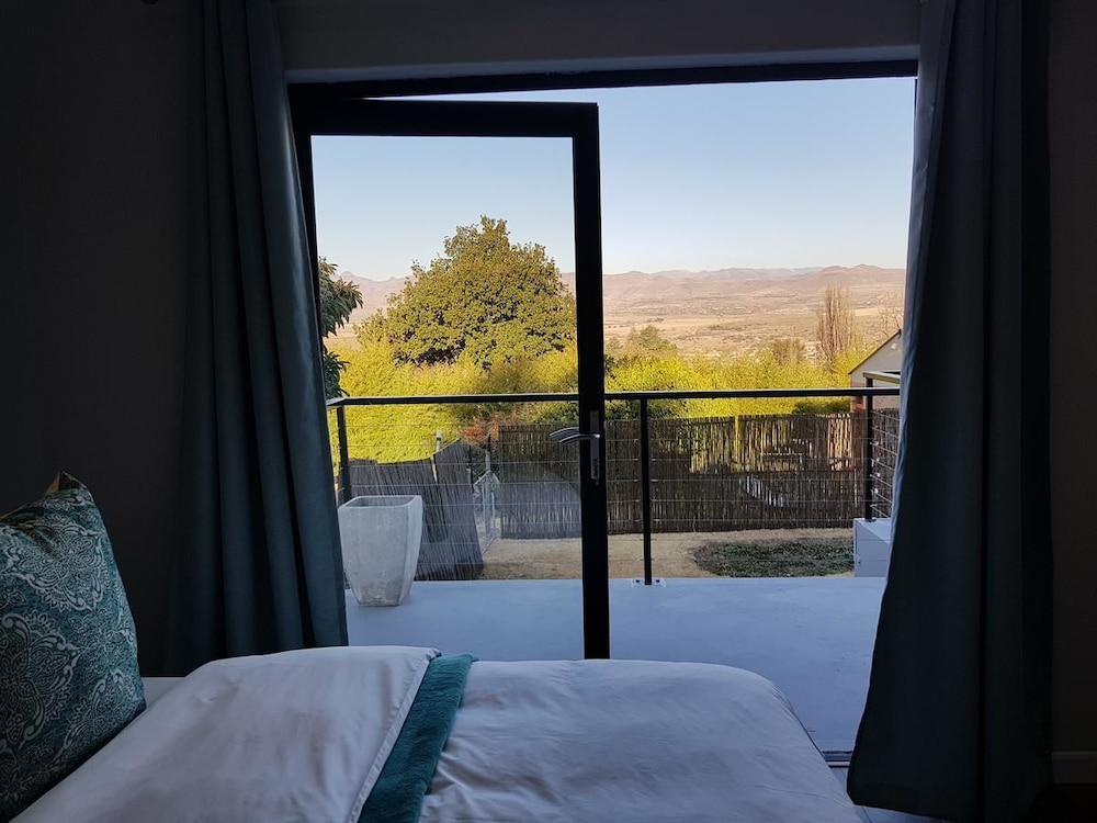 Clarens Escape 3/12