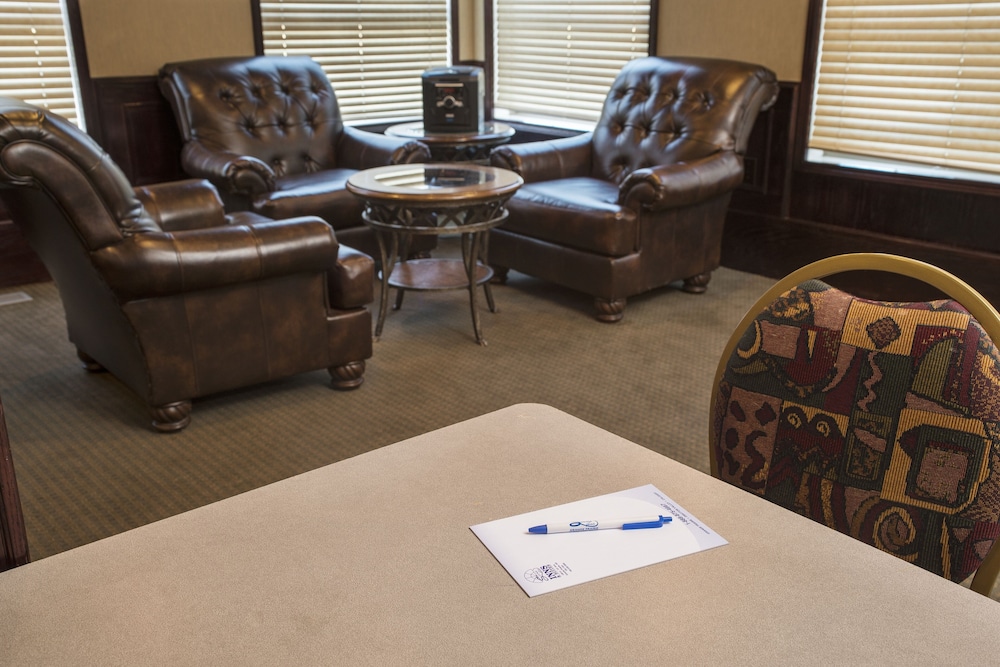 Service Plus Inn and Suites - Grande Prairie 37/62