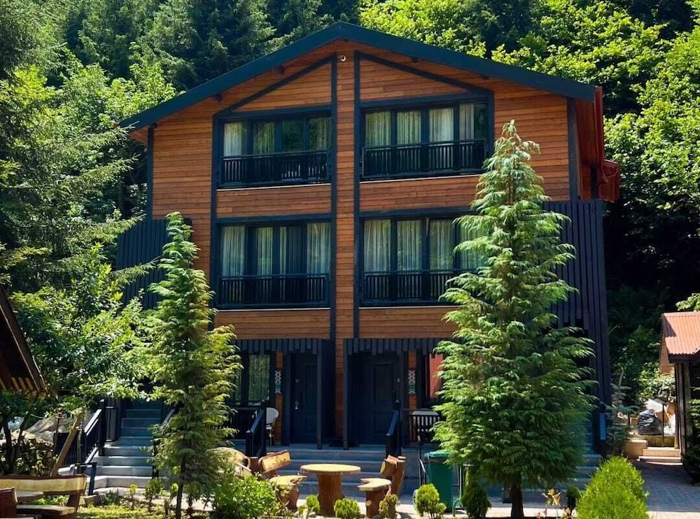 Akyuz Kardesler Hotel & Bungalow 4/74