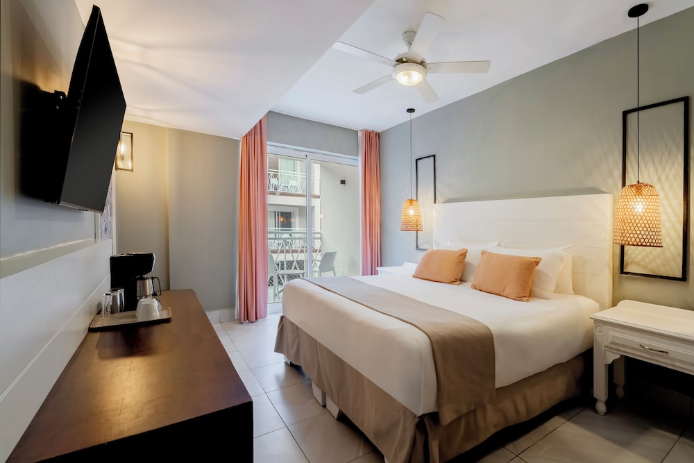 Sun Club, Tropical, Superior, King Bed