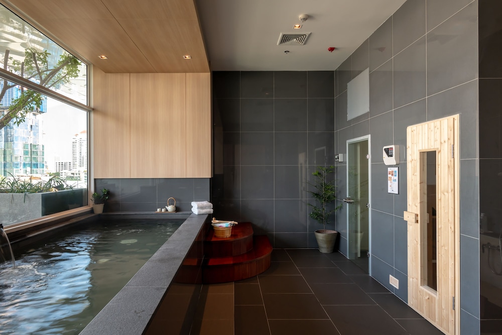 Jasmine 59 Hotel 35/75