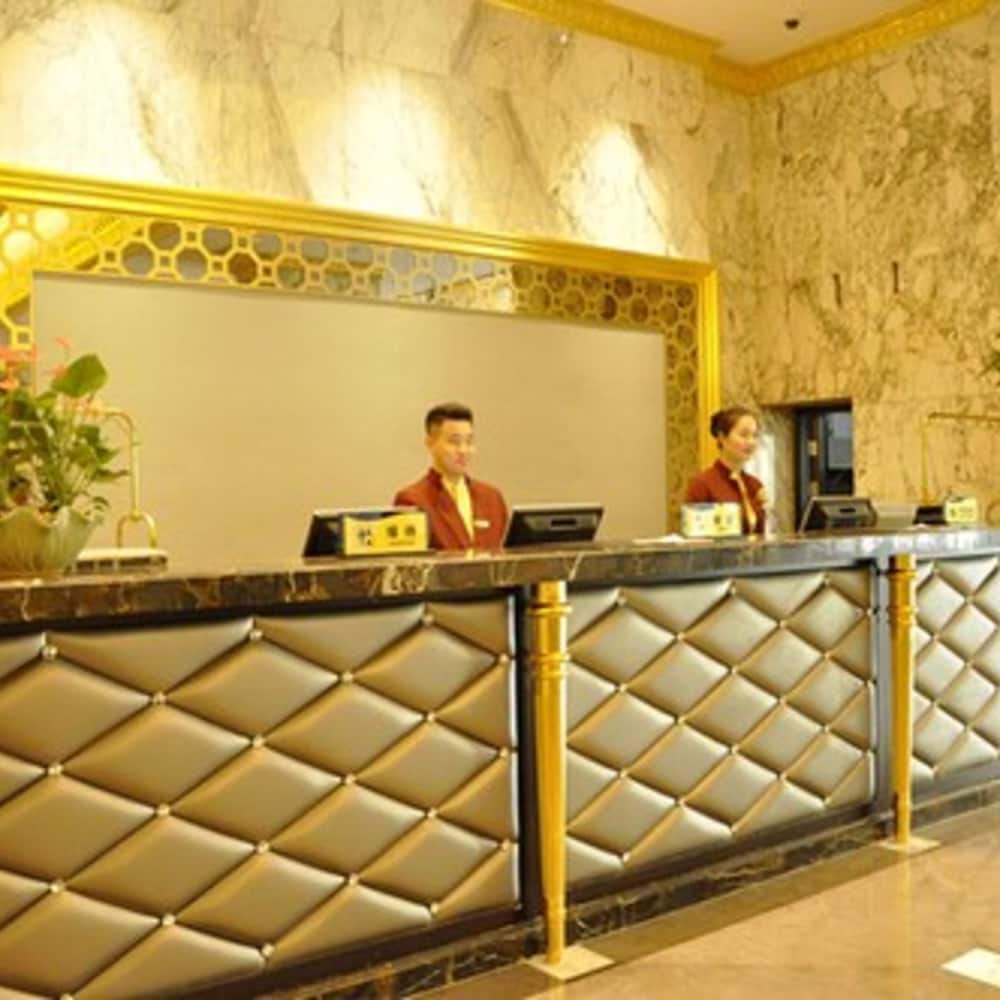 CROWNE PLAZA ZHENGZHOU 11/80