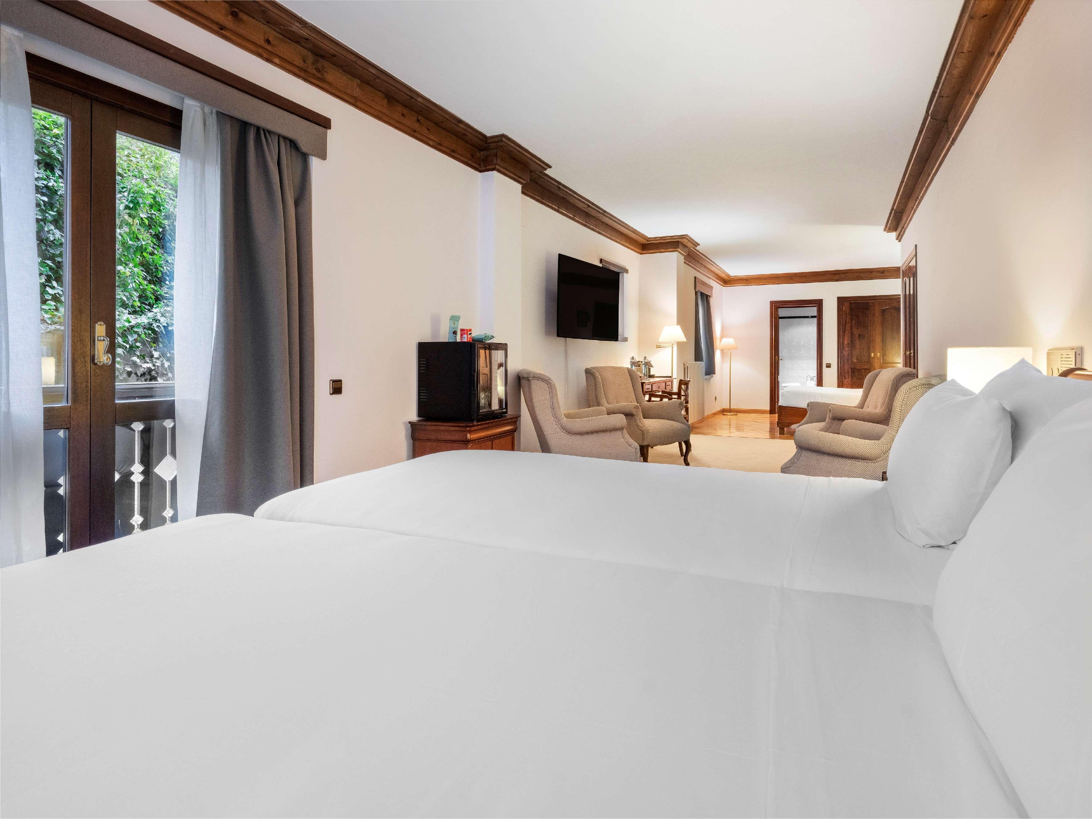 junior suite, Hotel de Tredos Baqueira Affiliated by Melia 2/10
