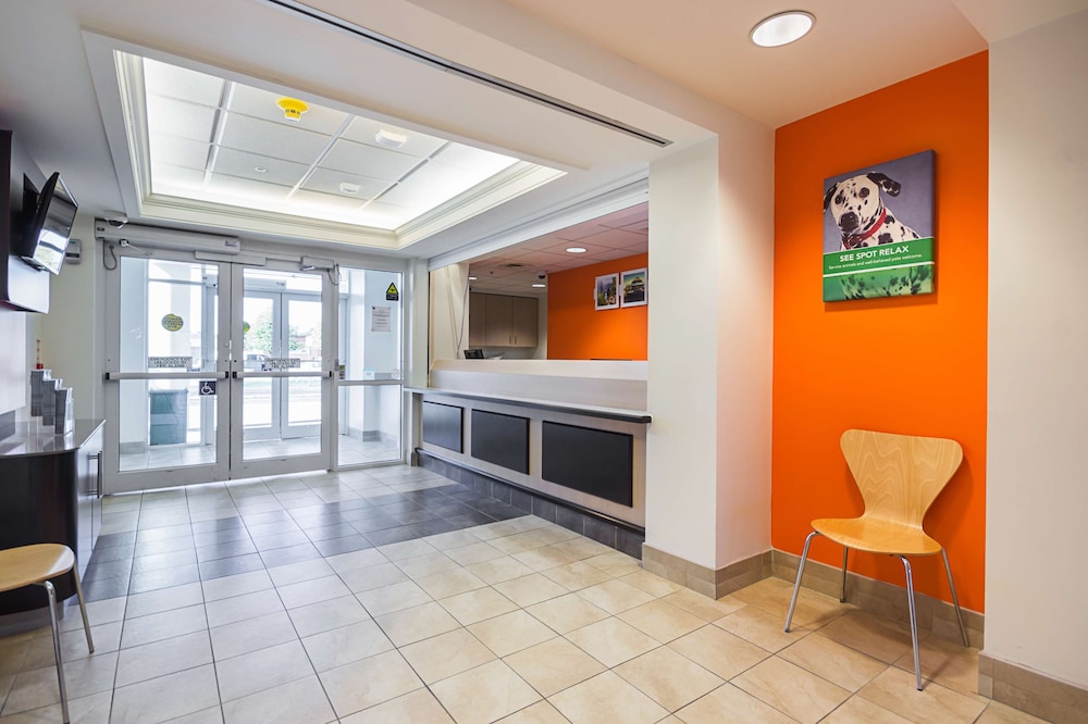 Motel6 Whitby ON - Toronto East 9/41