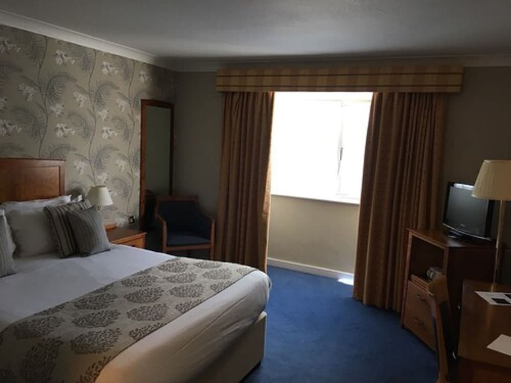 Red Lion Hotel 7/35