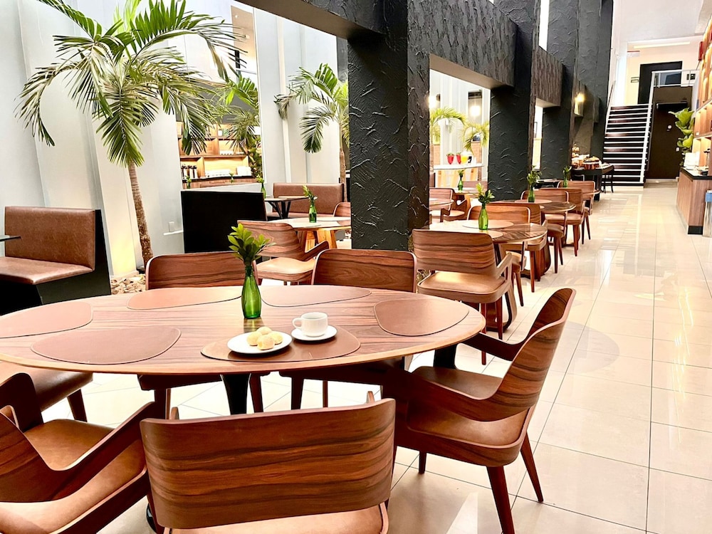 Oasis Tower Hotel 48/61