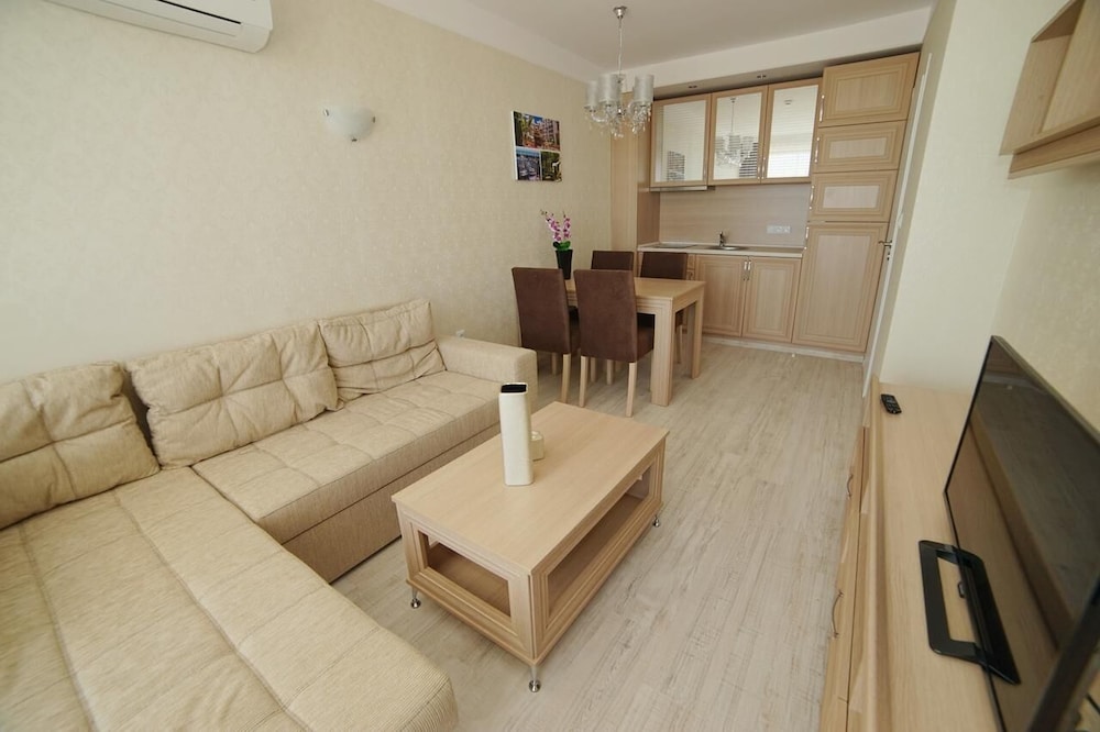 Harmony Suites Dream Island 24/50