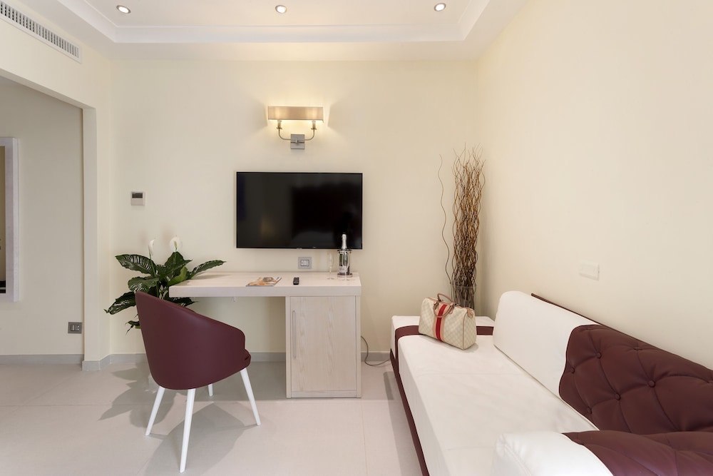Palazzo Abagnale 37/42