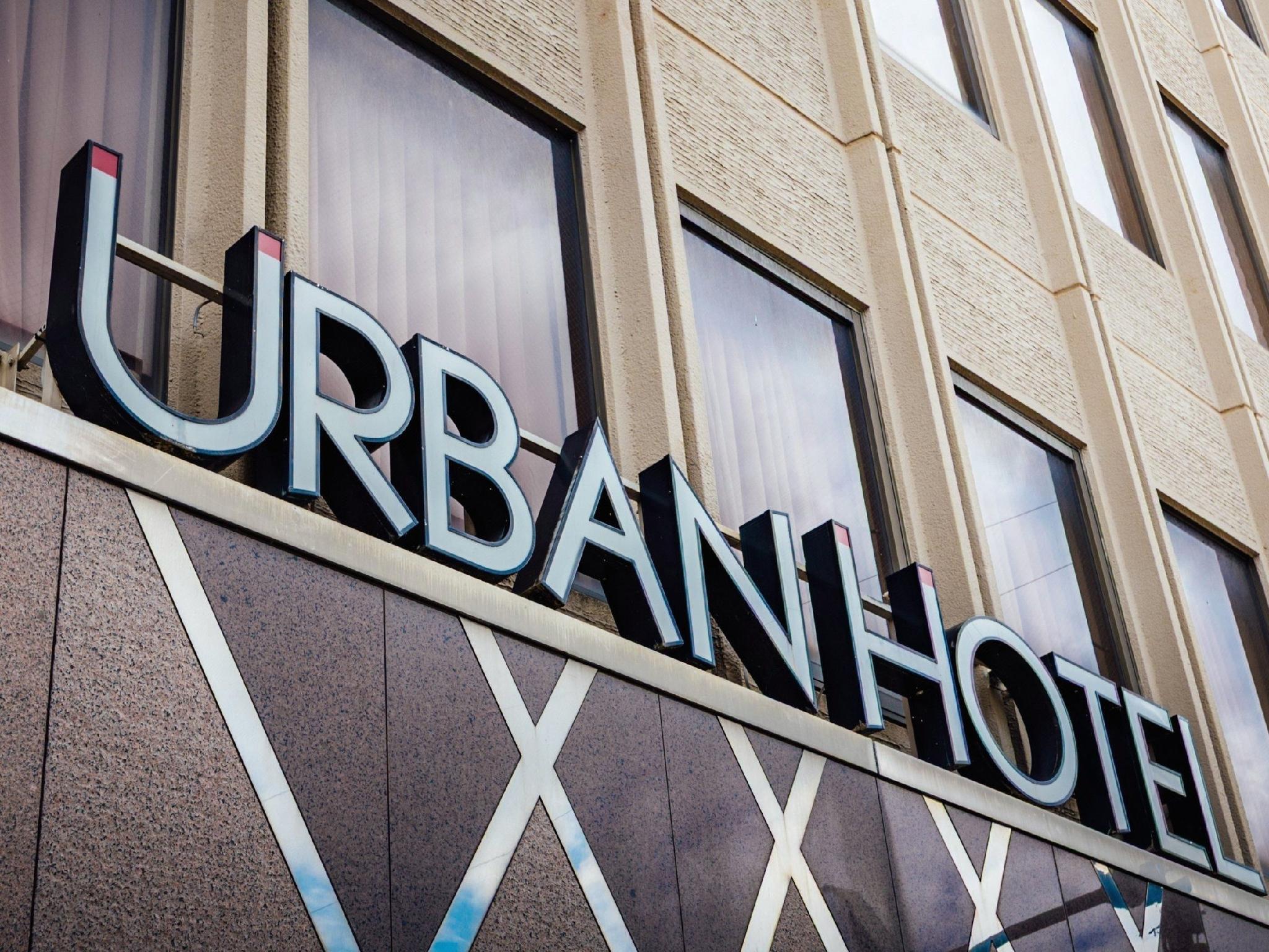 Urban Hotel 8/37
