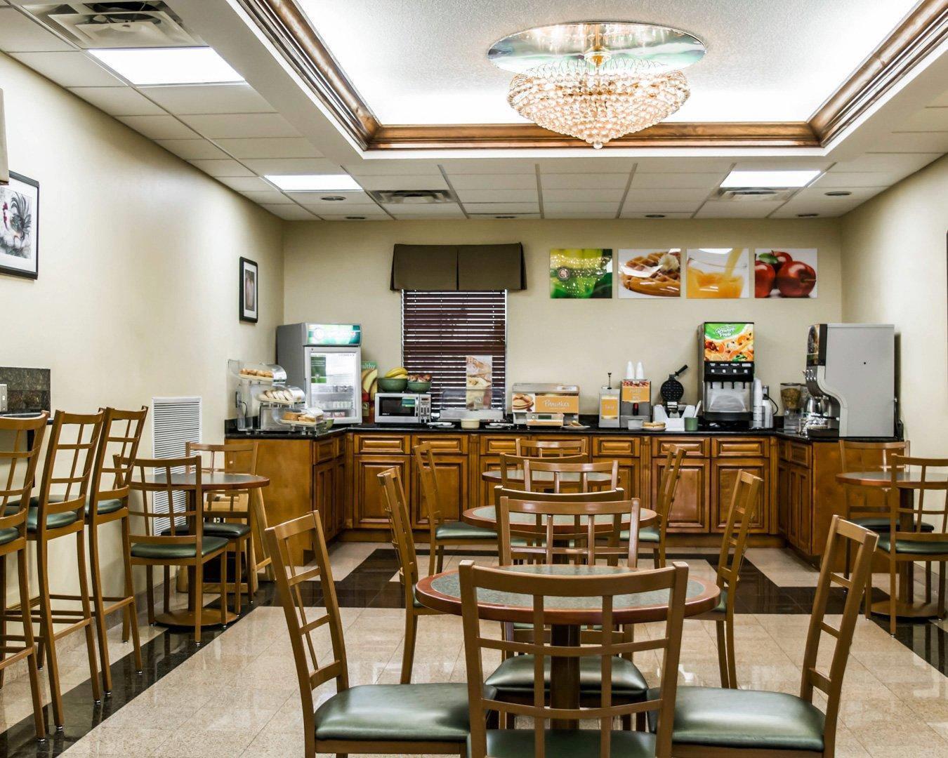 Quality Inn Tampa Airport - Cruise Port 52/69