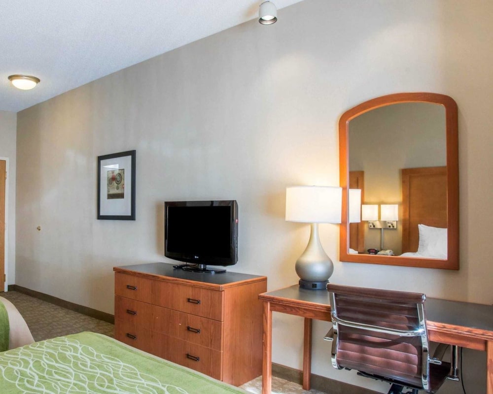 Comfort Inn And Suites West Chester 38/41