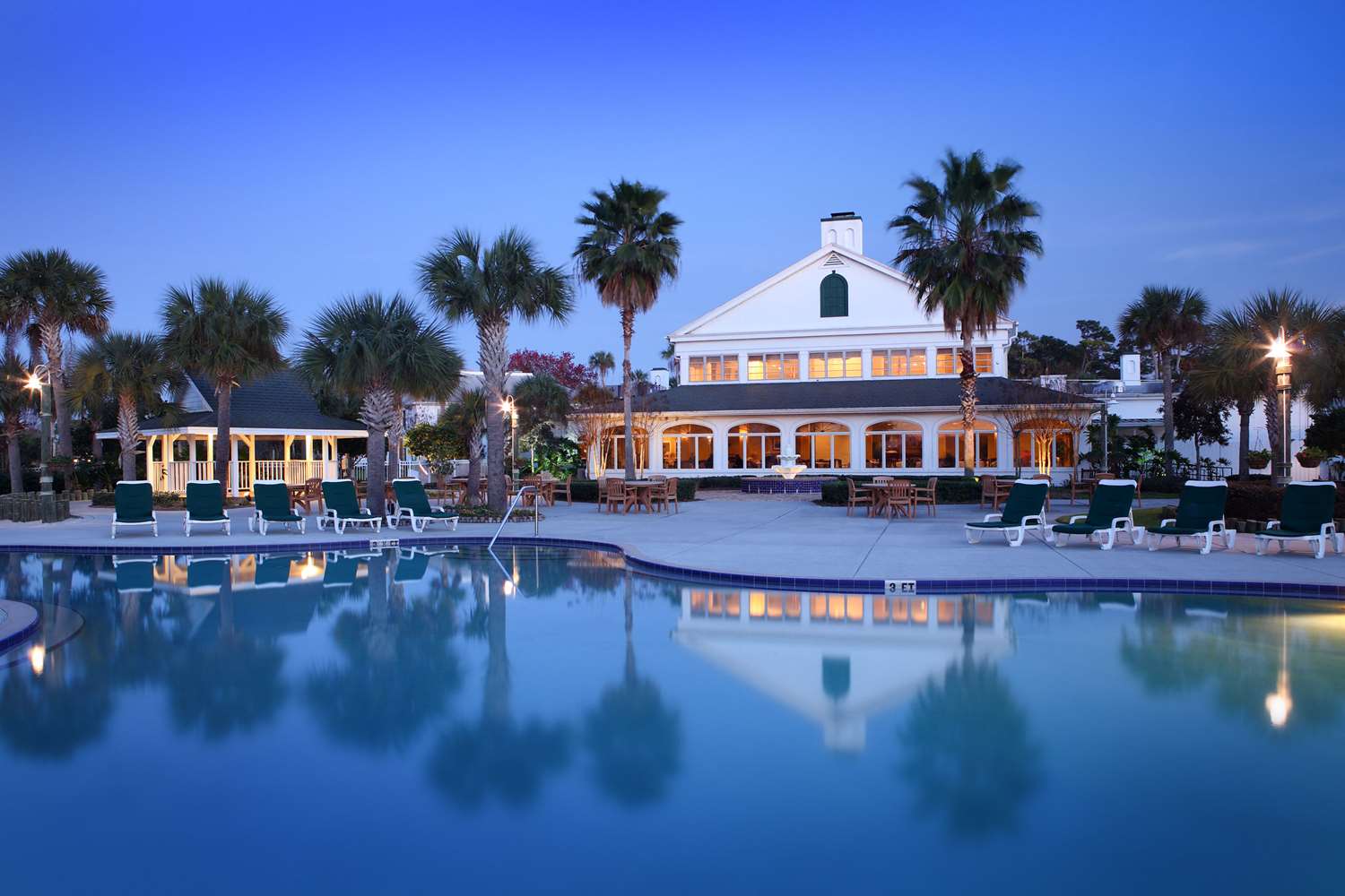 Plantation Resort on Crystal River 4/35