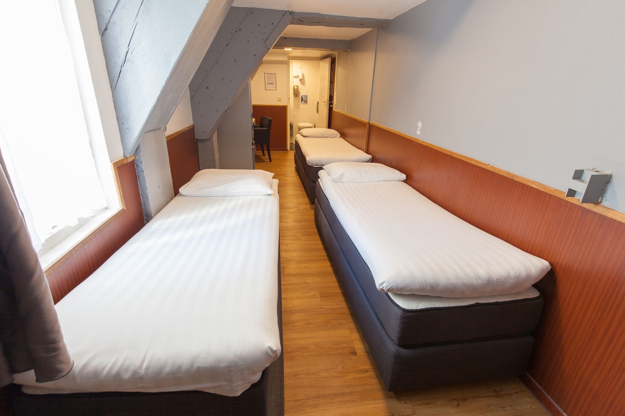 ROOM, TRIPLE