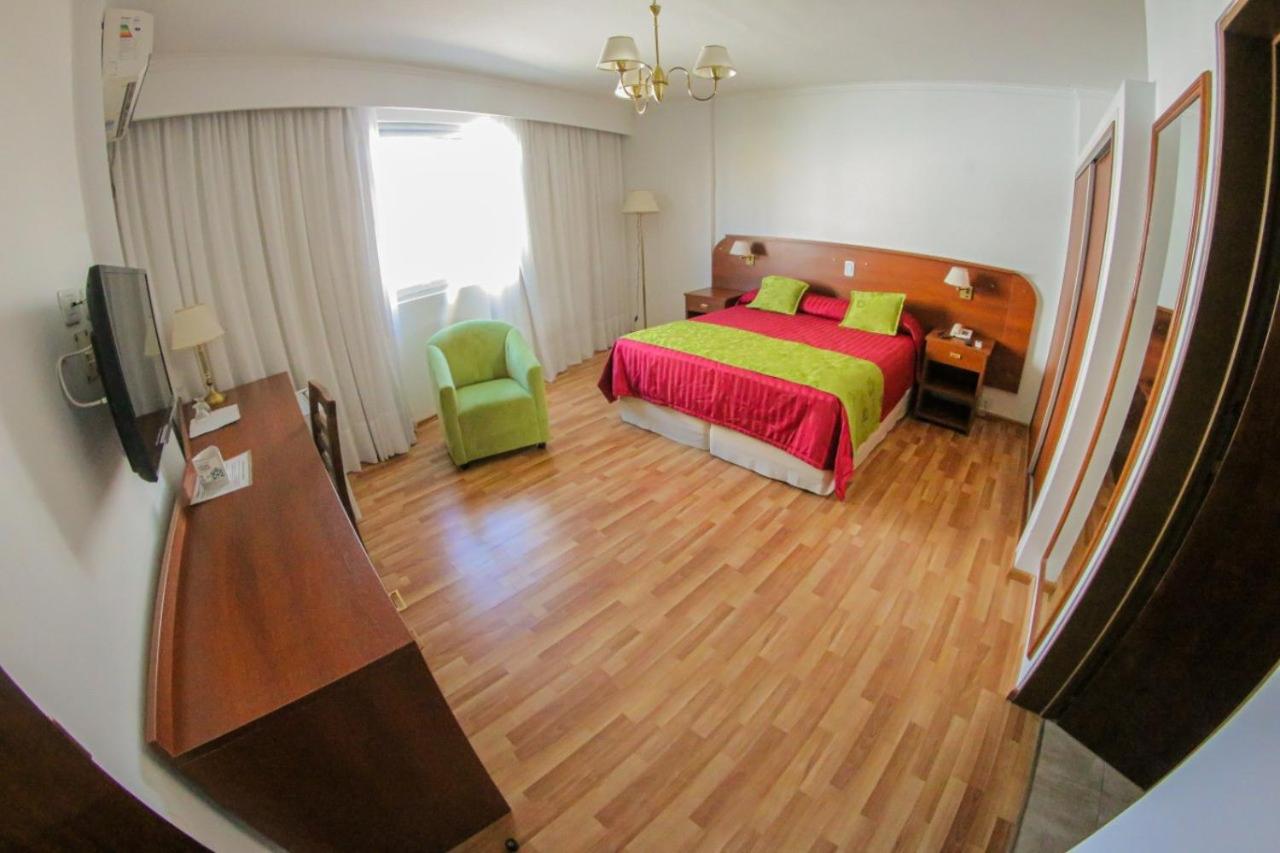 Hostal Del Sol 41/55