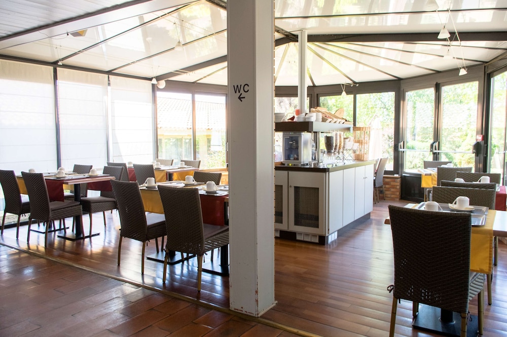 Hotel Kyriad Angouleme Nord Champniers 48/73