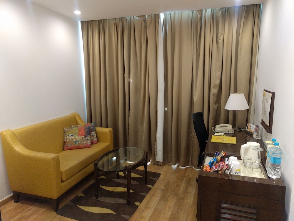 Lemon Tree Premier 1 Leisure Valley Gurugram 39/60
