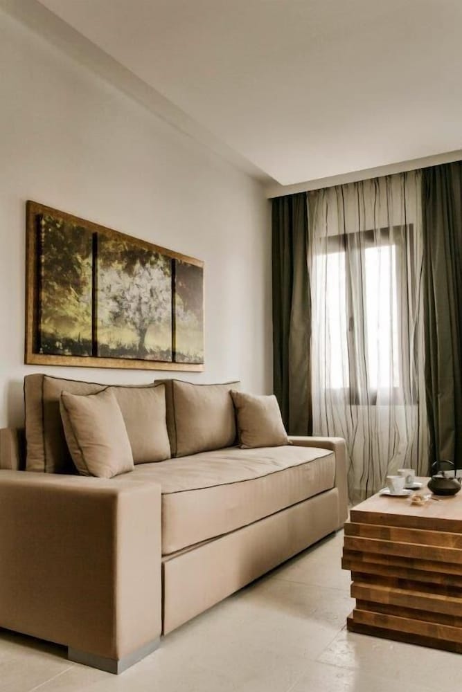 12 Months Luxury Resort 56/88