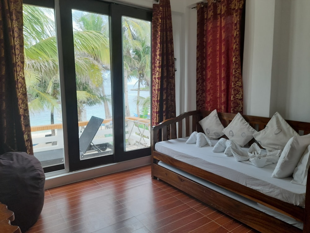 Marnin's Place Boracay 8/50