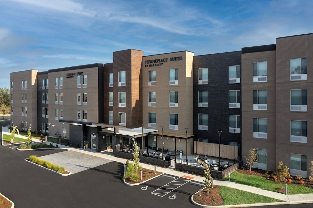 SpringHill Suites by Marriott Cincinnati Mason 32/37