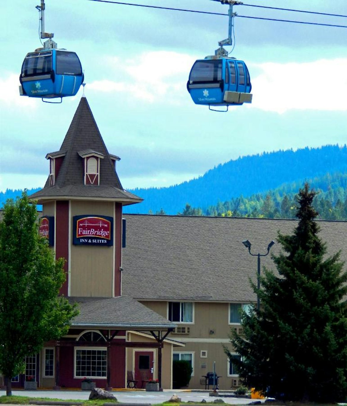 FAIRBRIDGE INN & SUITES KELLOGG 3/48