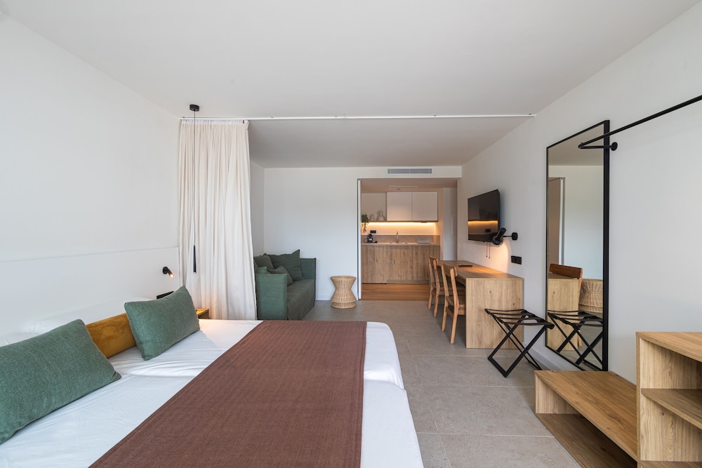 PREMIUM, SUITE, JETTED TUB, TERRACE