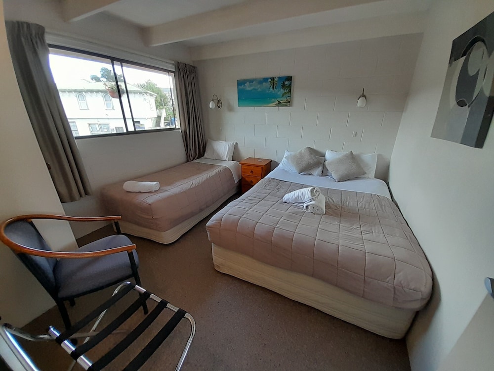 Falls Motel & Waterfront Campground 23/66