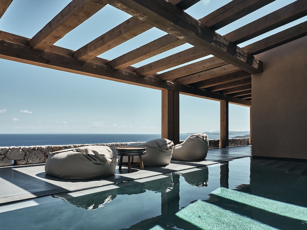 Vais Luxury Villas 34/55