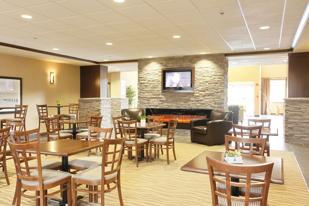 Pomeroy Inn & Suites Vegreville 27/34