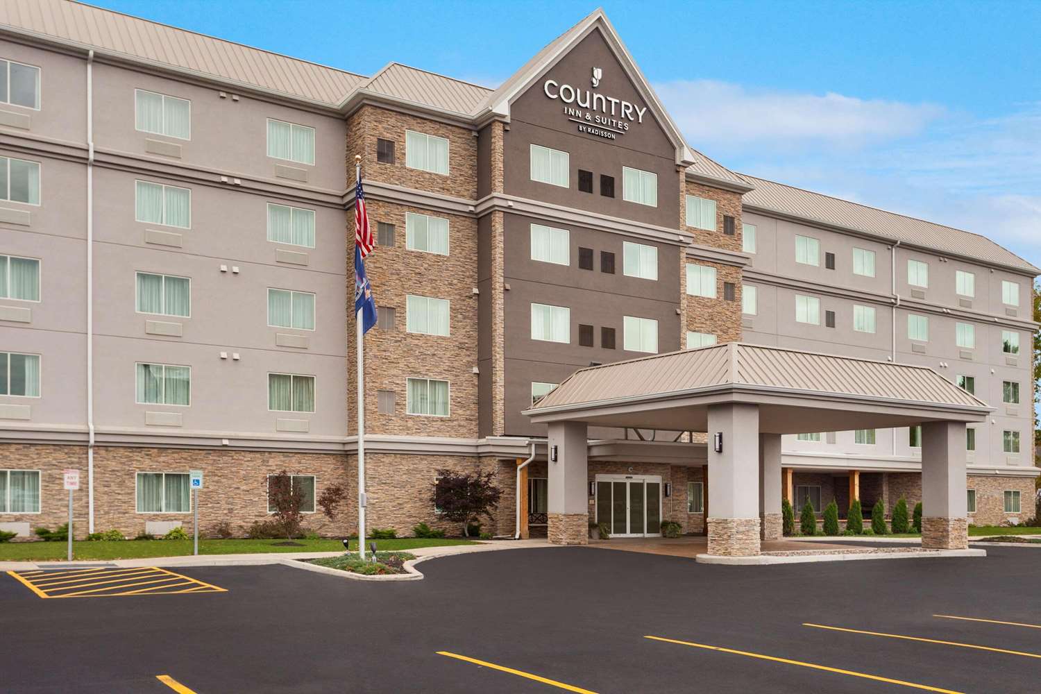 Country Inn & Suites by Radisson, Buffalo South I-90, NY 11/11
