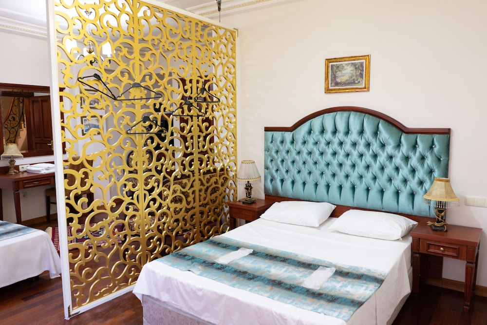 Atam Suites Apart 12/50