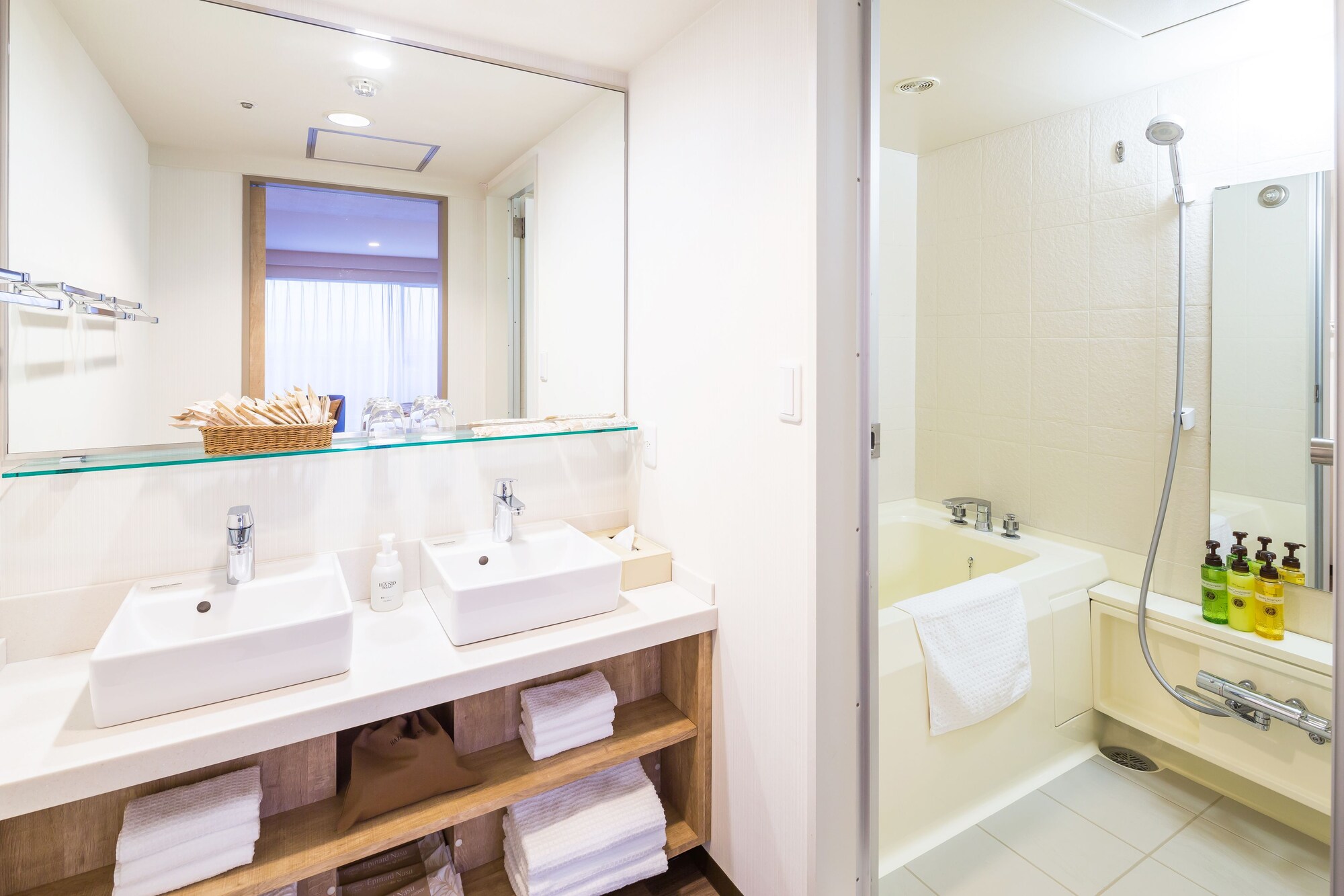Deluxe, Triple, 2 Trundle Beds, 3 Beds, Sofa, Main Tower