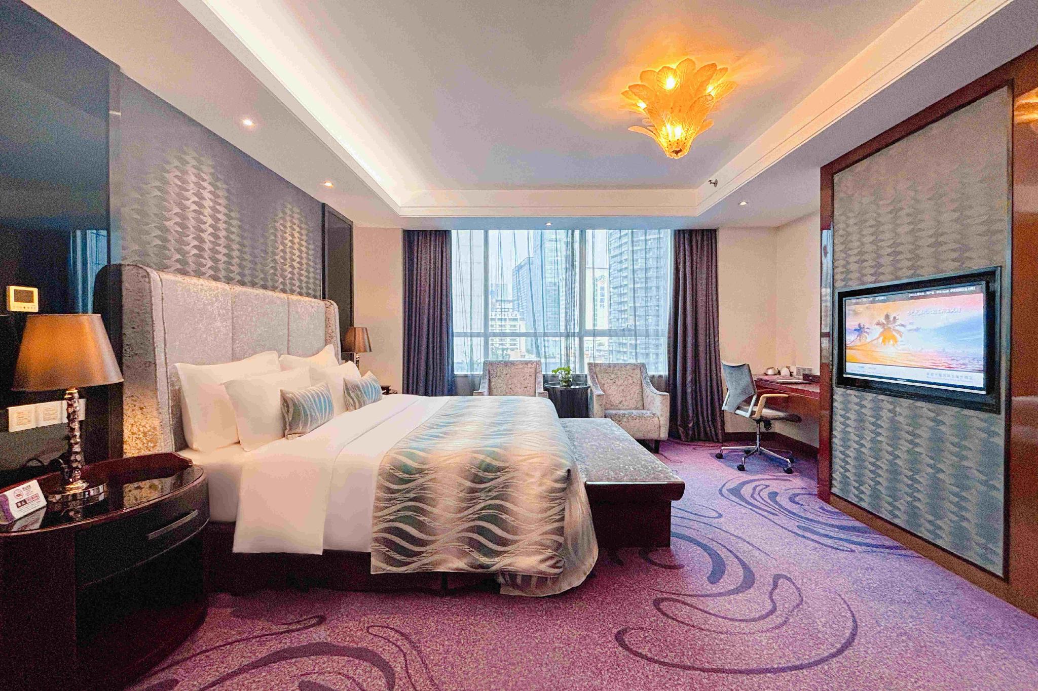 Emerald, Suite