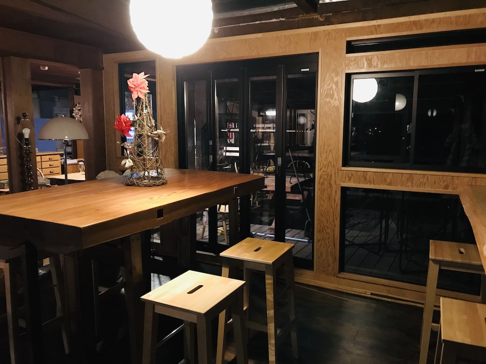 Alp Lodge 32/50