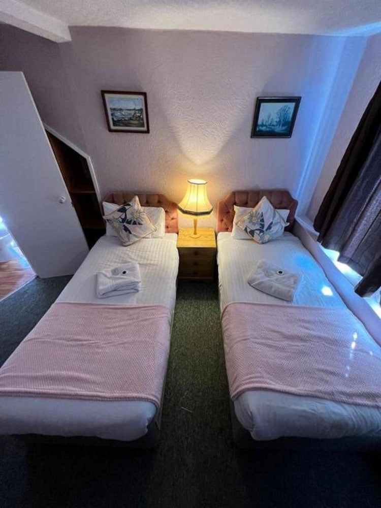 OYO Belvedere Guest House, Great Yarmouth 12/23