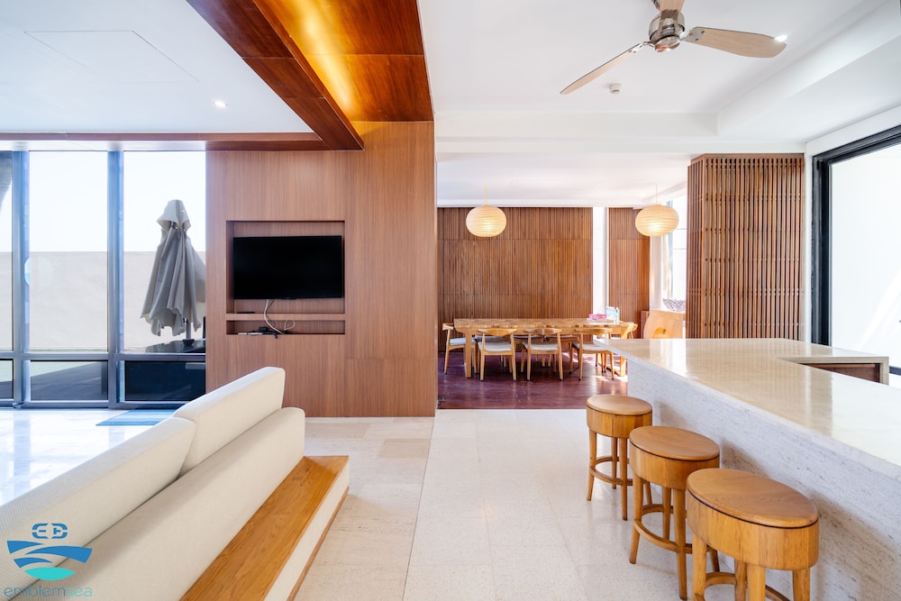 Beach front villa by Emblemsea in hyatt 26/50