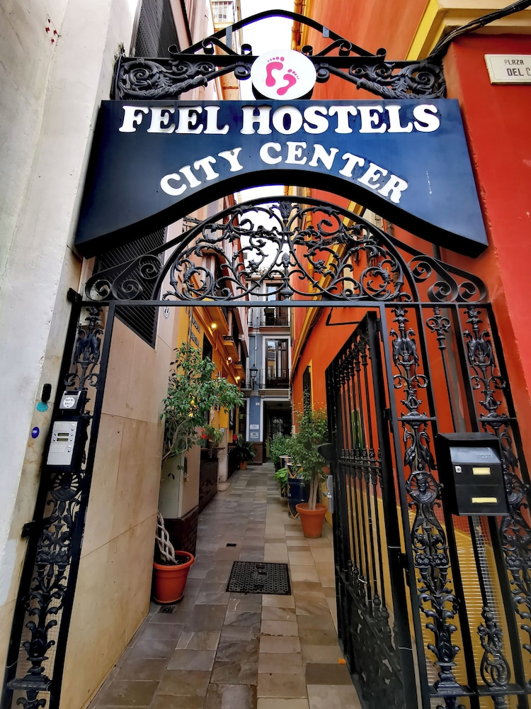 Feel Hostel City Center 2/62