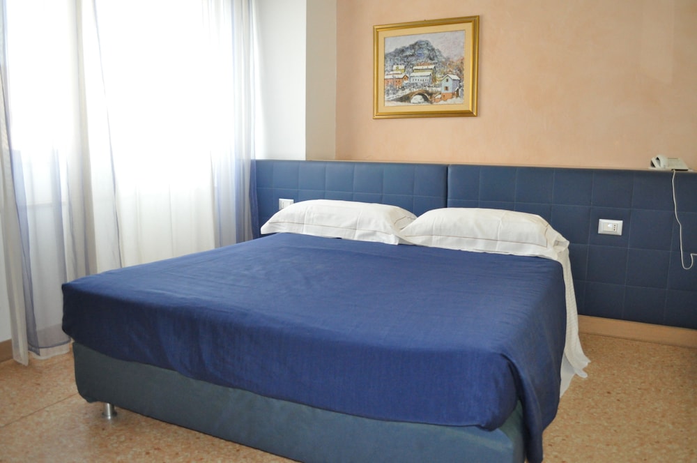 IGEA HOTEL 10/50