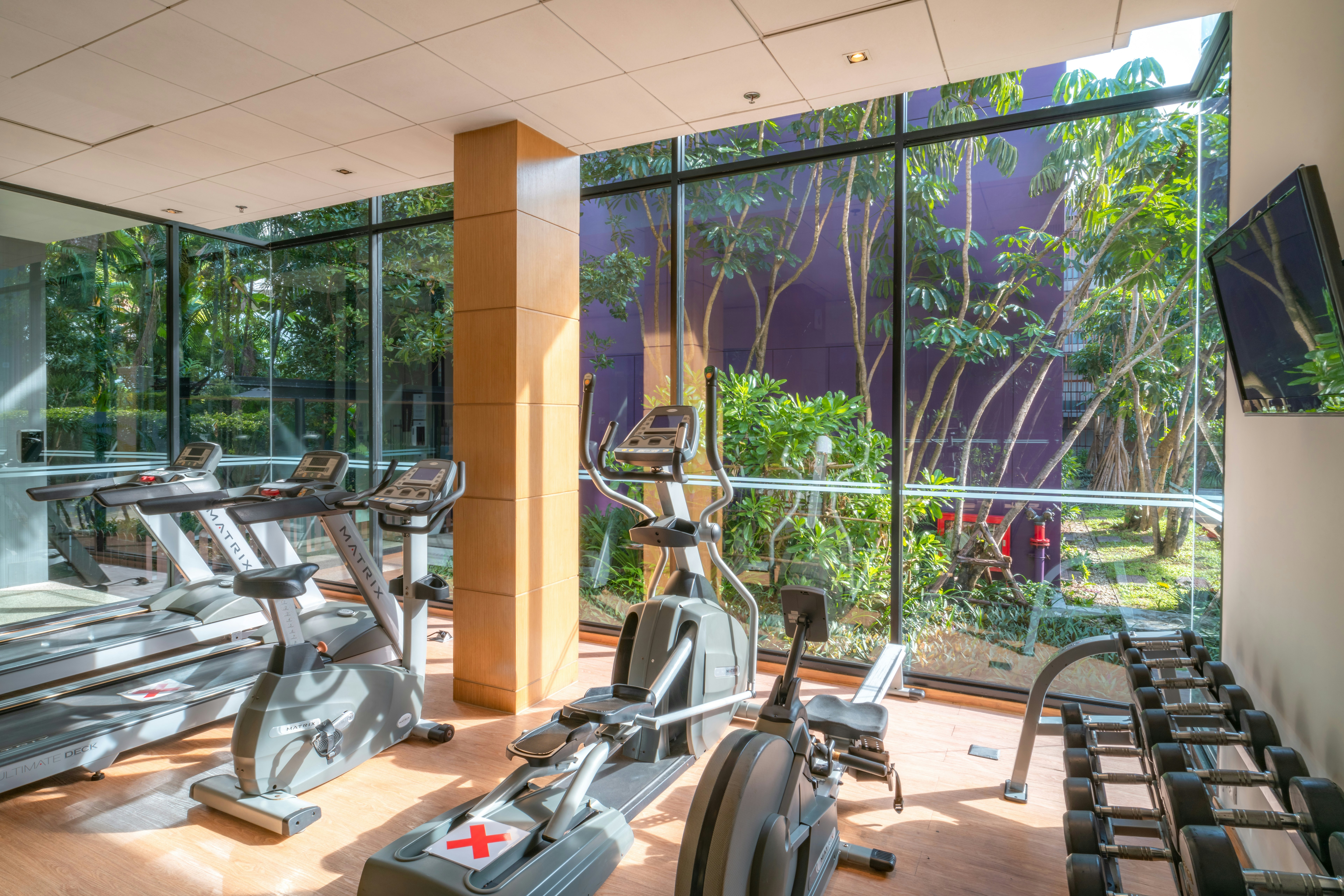 Holiday Inn Express Phuket Patong Beach Central 46/82