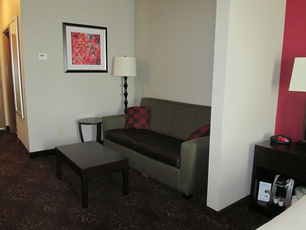 Holiday Inn Express Cloverdale(Greencastle) 46/59