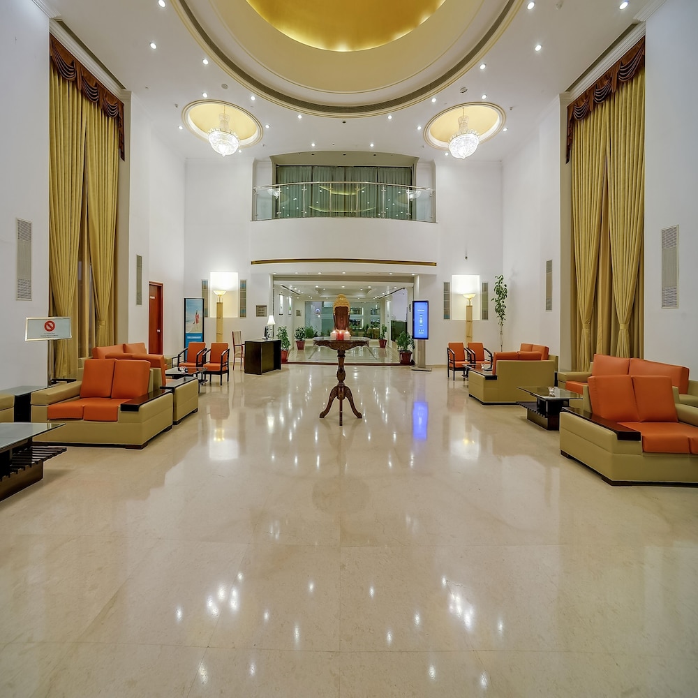 ROYAL SAROVAR PORTICO 18/35