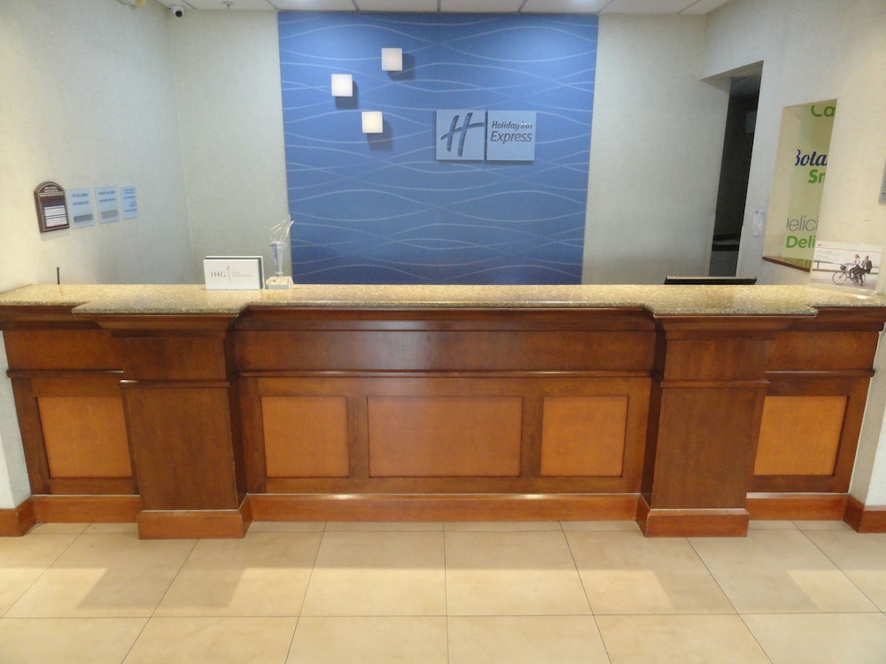 Holiday Inn Express Hotel and Suites Toluca Zona Aeropuerto 11/72