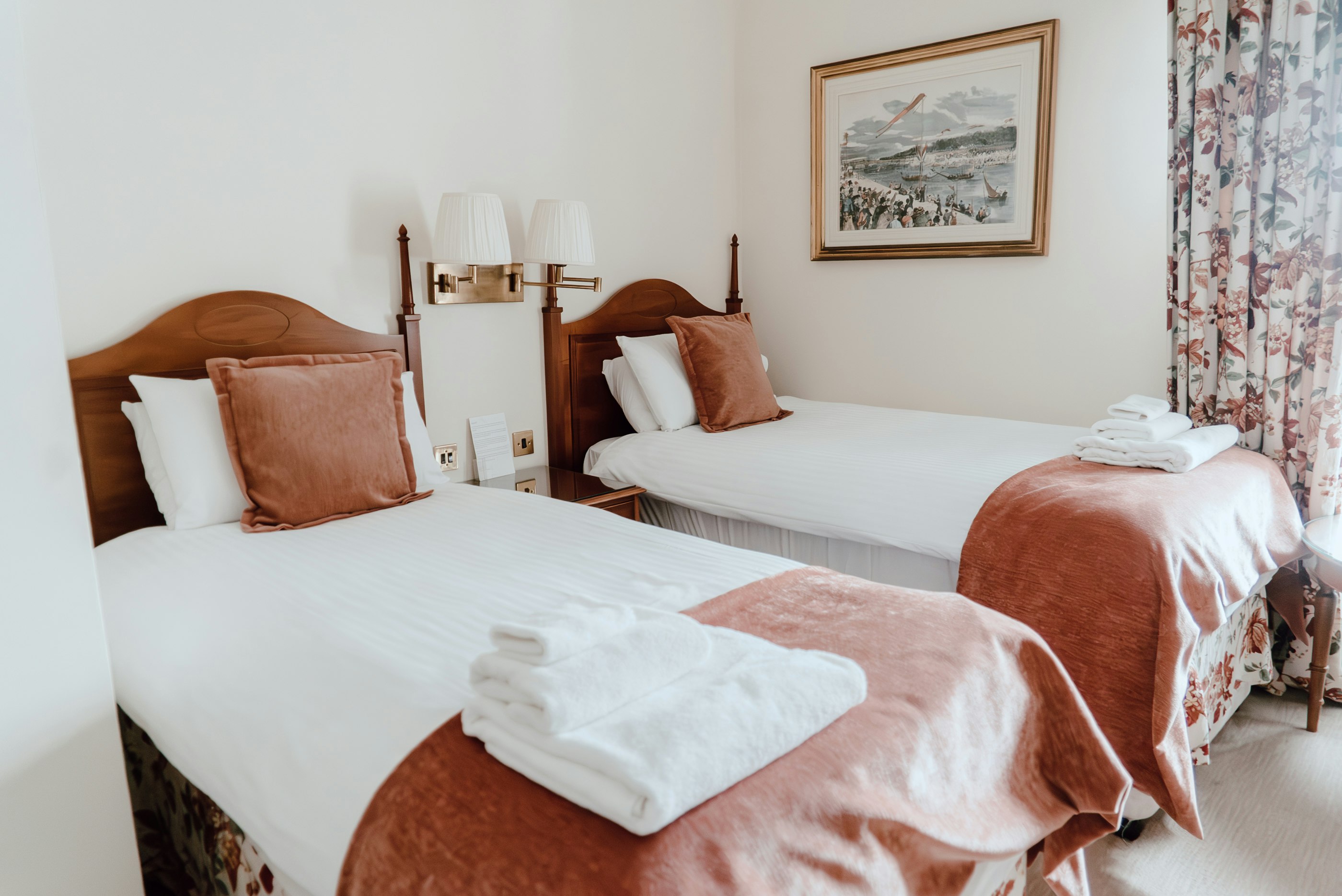 Royal Hotel Stornoway 32/64